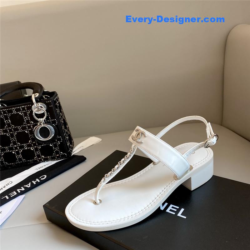 CC logo chain sandals