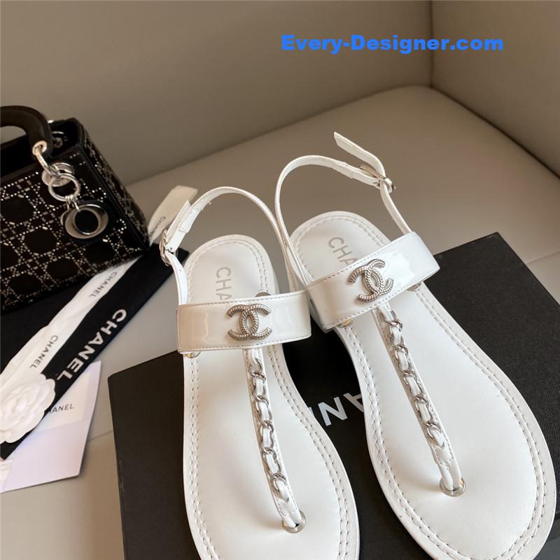 CC logo chain sandals