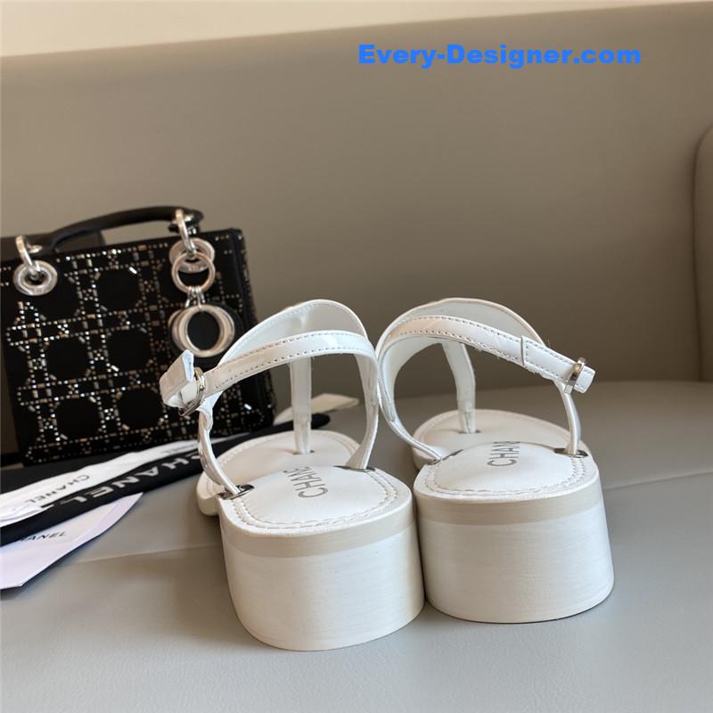 CC logo chain sandals