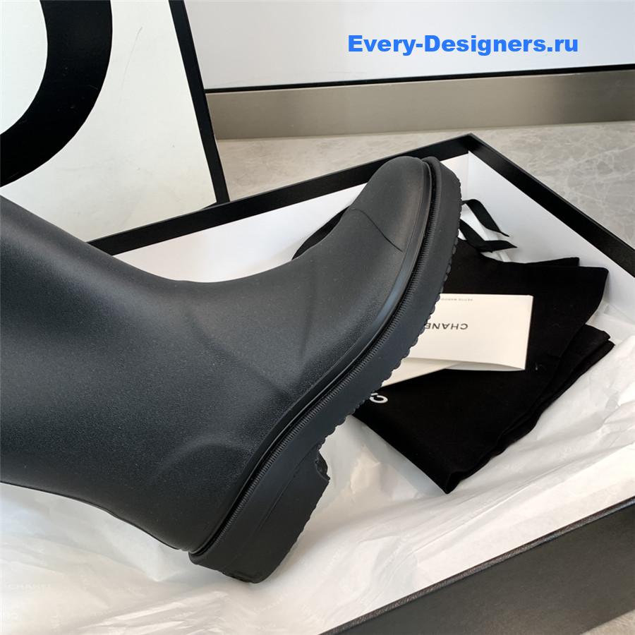 Ch**el rubber rain boots