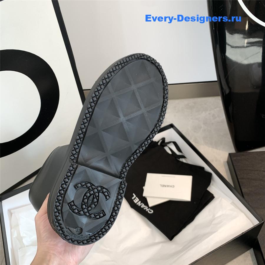 Ch**el rubber rain boots