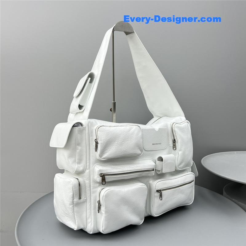 ba1en*iaga S*per busy bag