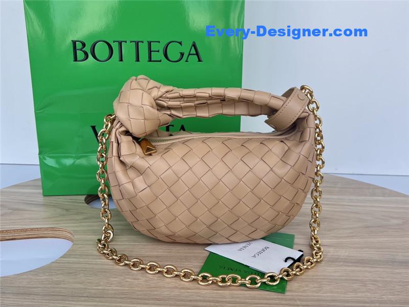 b0tt*ga Ven*ta jodie with chain bag
