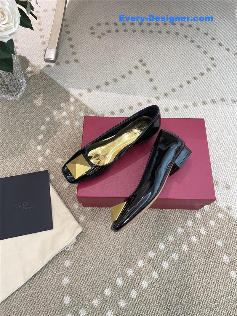Va1e*ntin0 ballet flats in studded patent leather