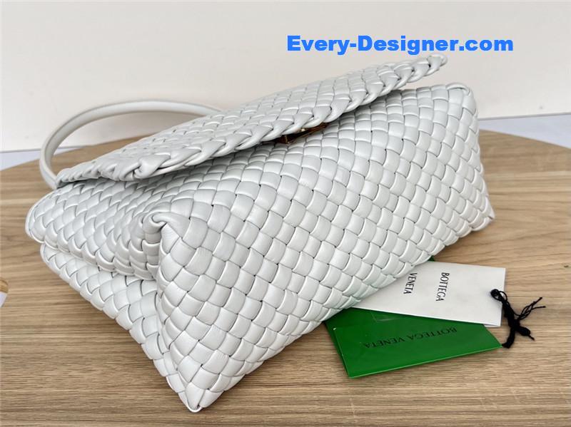 b0tt*ga Ven*ta patti bag
