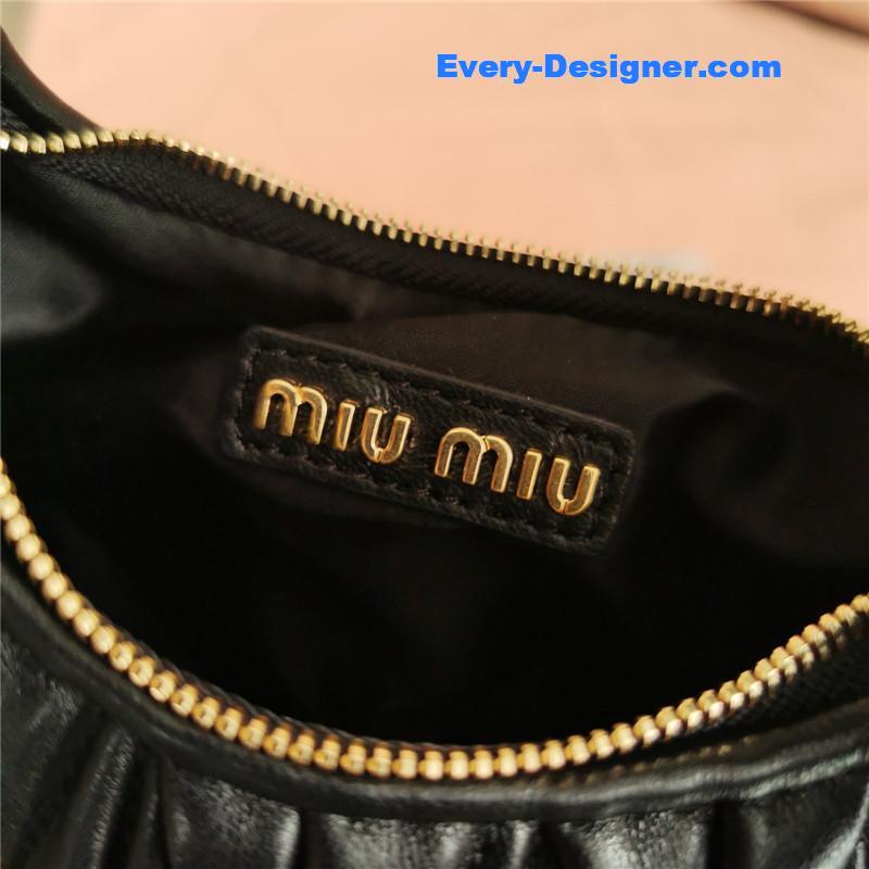 M1um1u new mini miuwander handbag