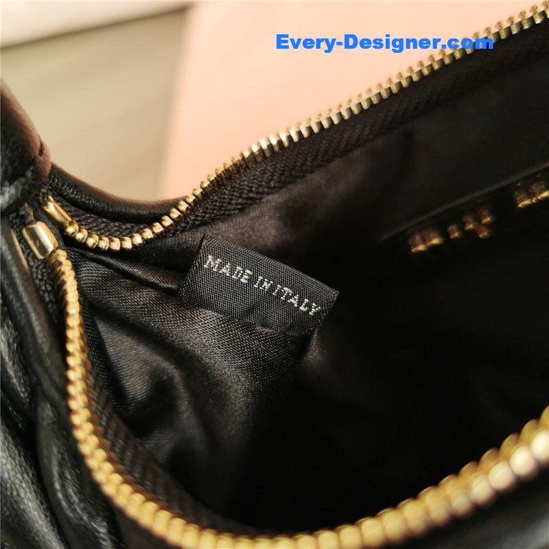 M1um1u new mini miuwander handbag