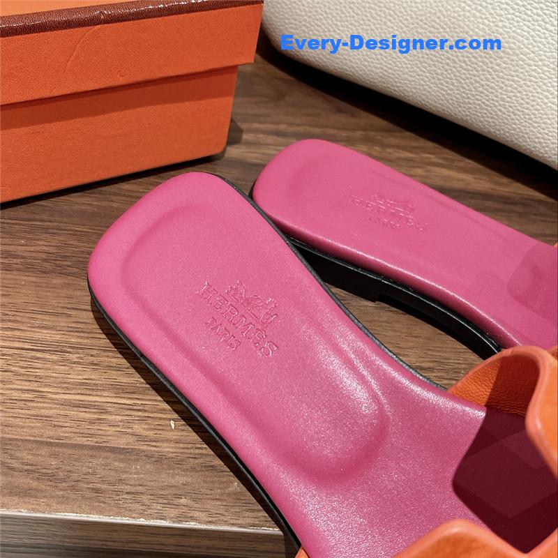H**me5 h buckle slippers