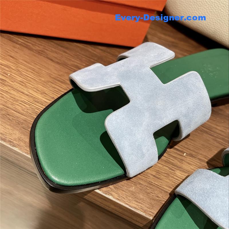 H**me5 h buckle slippers