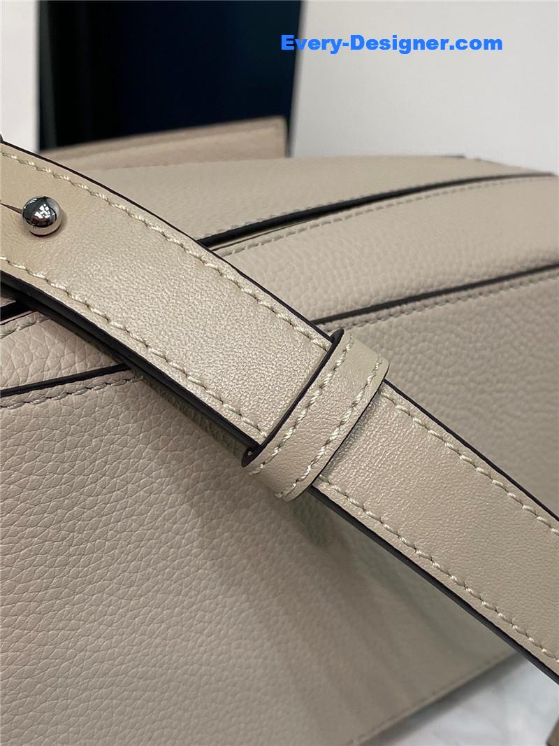 L0ew* simple atmosphere handbag