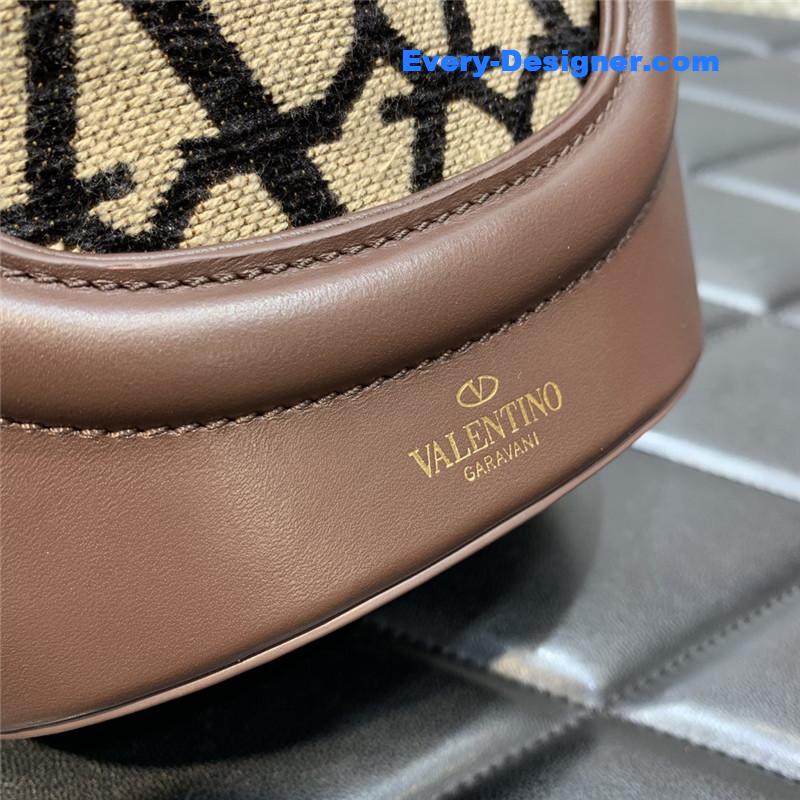 Va1e*ntin0 la cinqui¨¨me bucket bag