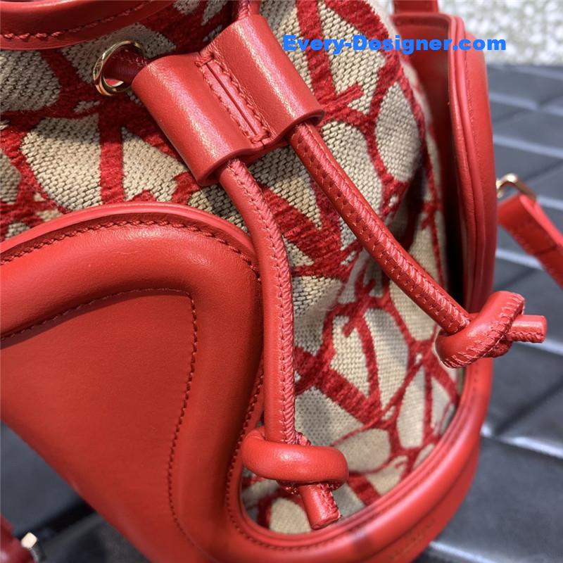 Va1e*ntin0 la cinqui¨¨me bucket bag