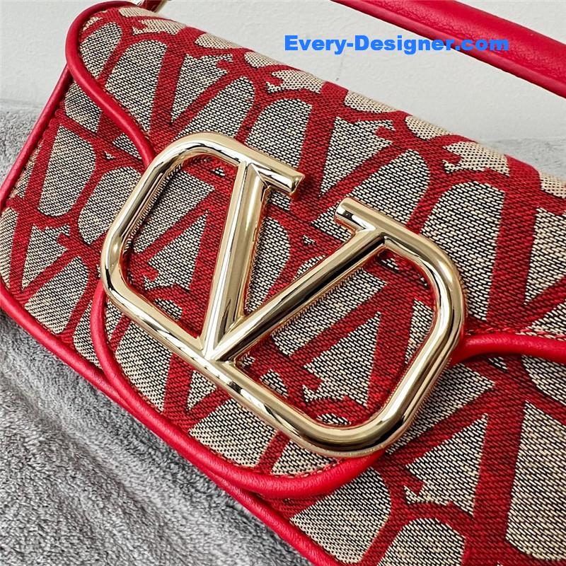 Va1e*ntin0 v logo mini loc¨° bag in calfskin
