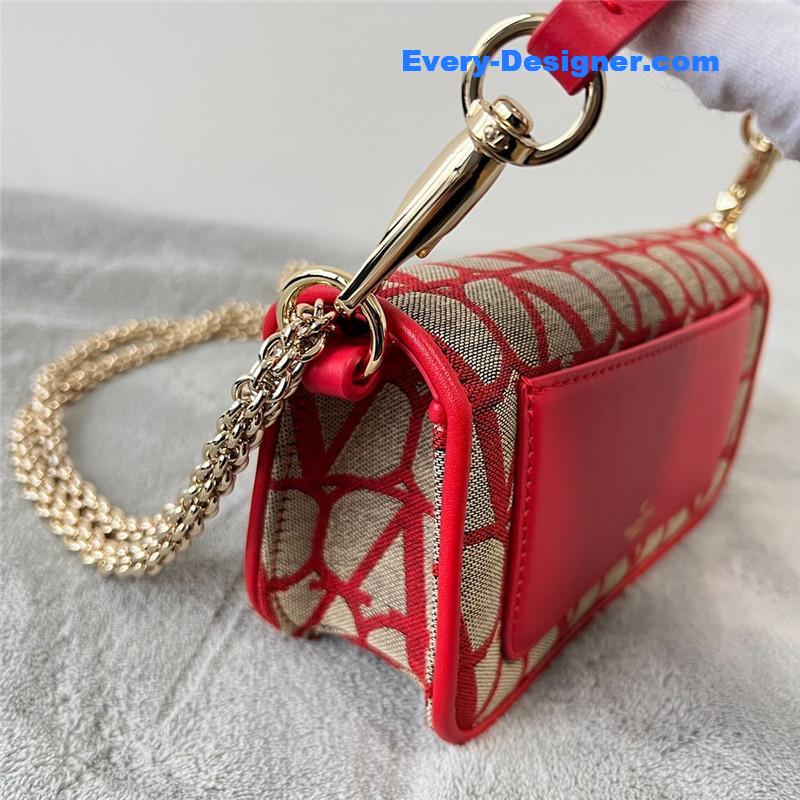 Va1e*ntin0 v logo mini loc¨° bag in calfskin