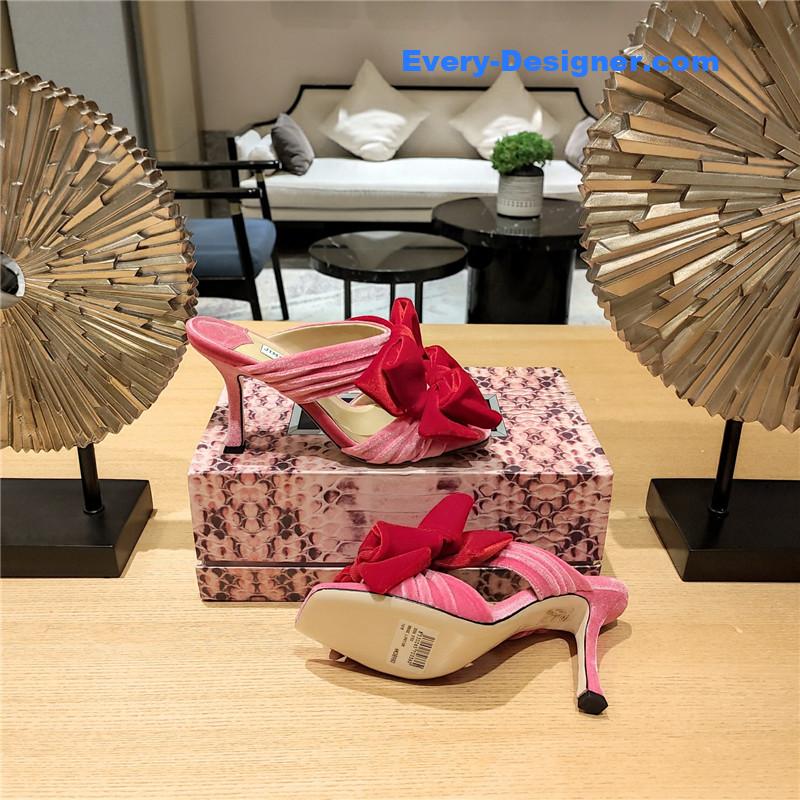 J1m*y Ch00 bow crinkle sandals