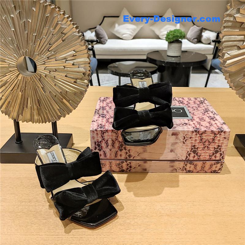 J1m*y Ch00 bow crinkle sandals