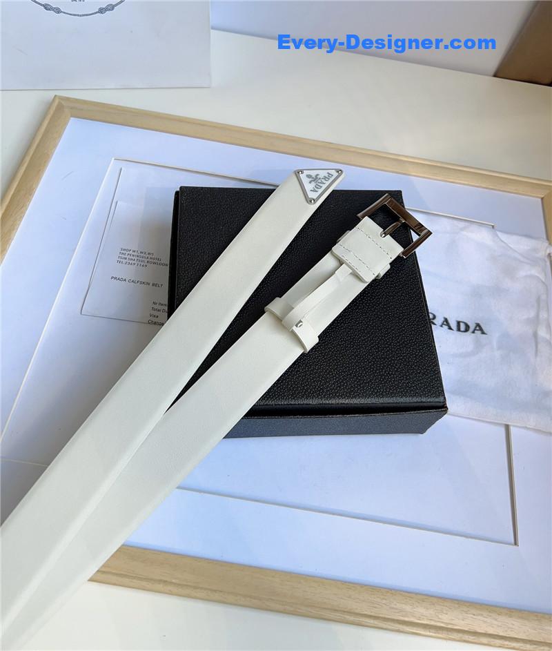 Pra*a enamelled metal triangle logo belt
