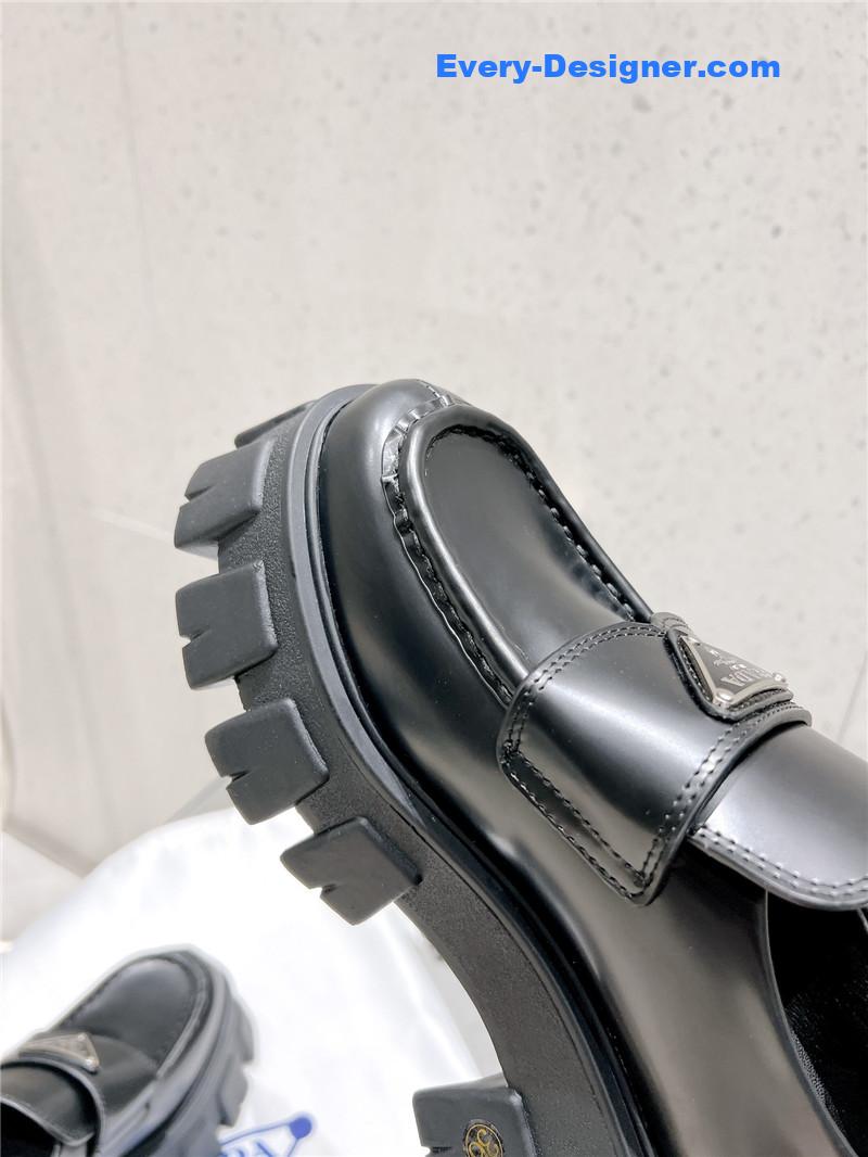Pra*a patent leather loafers