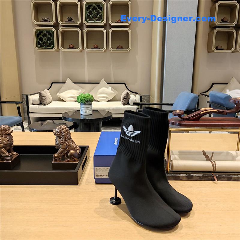 Ba1en*iaga silk stretch booties