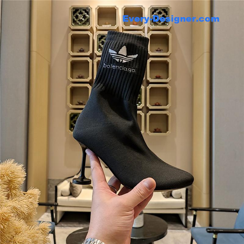 Ba1en*iaga silk stretch booties