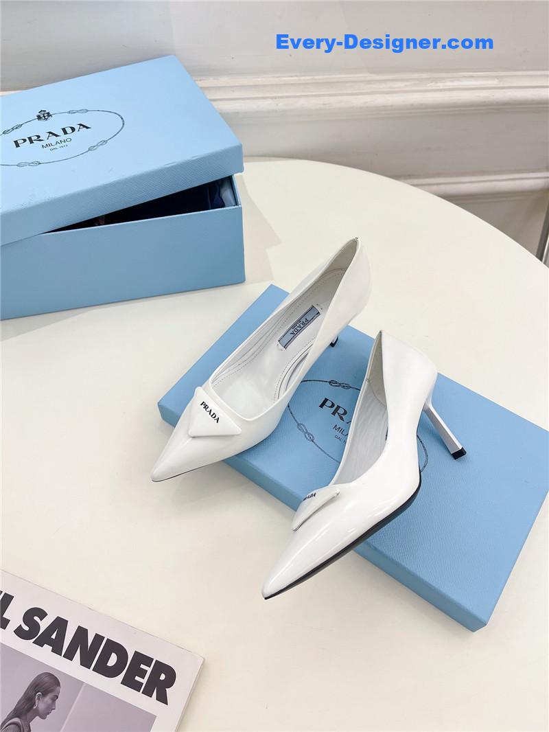 Pra*a counter catwalk pointy sandals