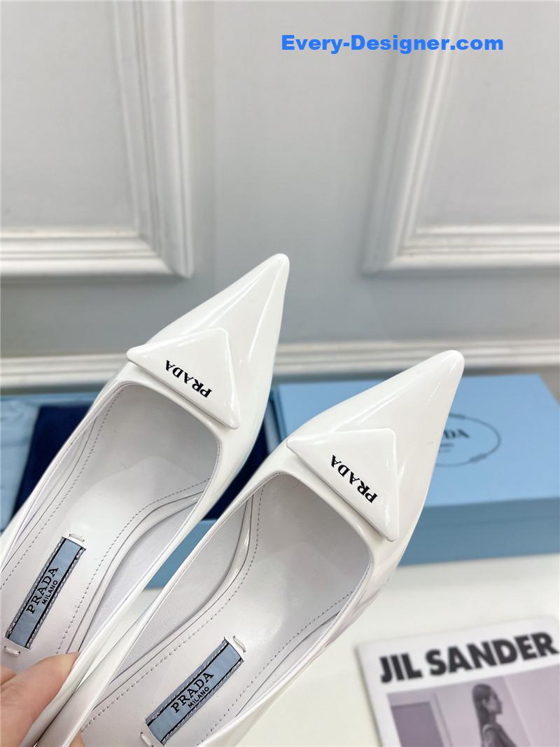 Pra*a counter catwalk pointy sandals