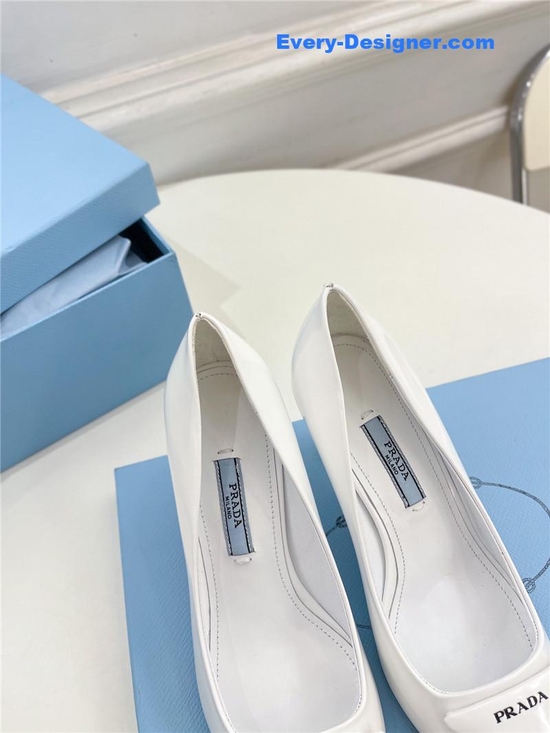 Pra*a counter catwalk pointy sandals