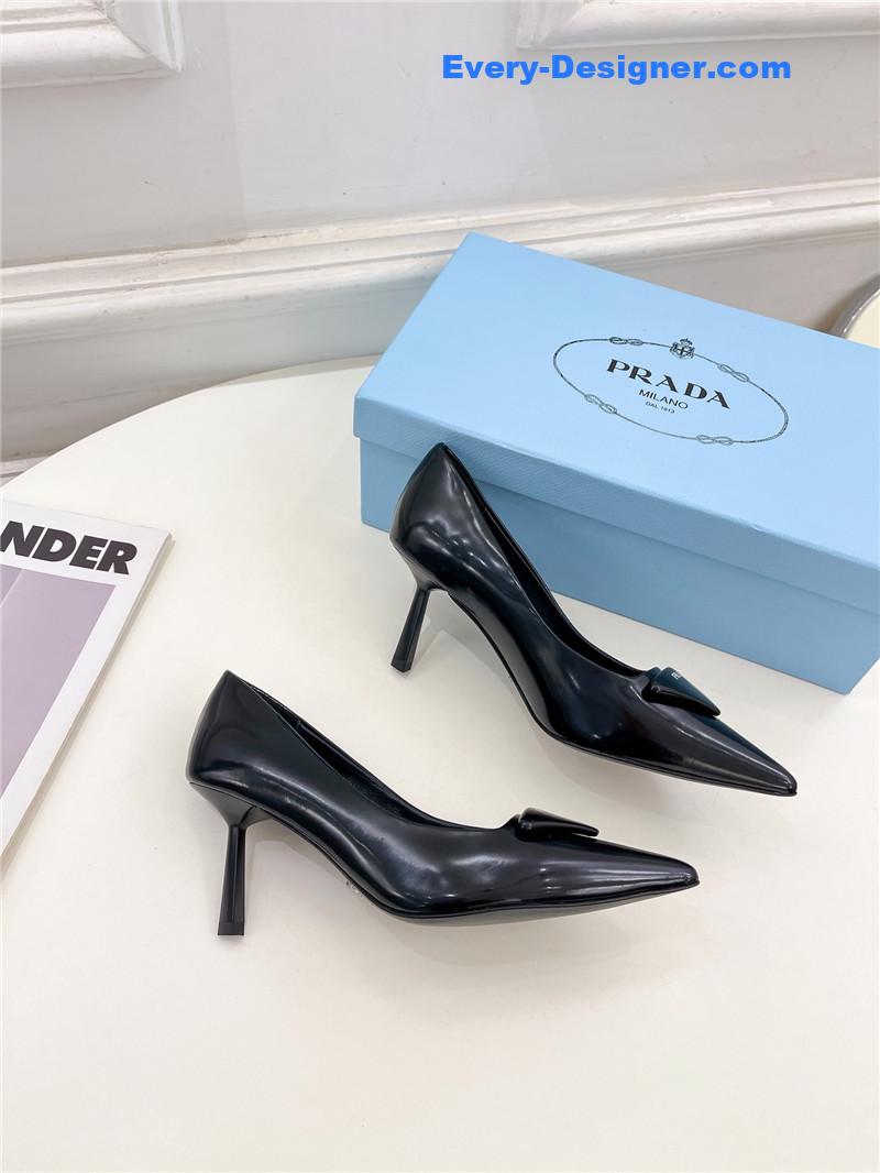 Pra*a counter catwalk pointy sandals