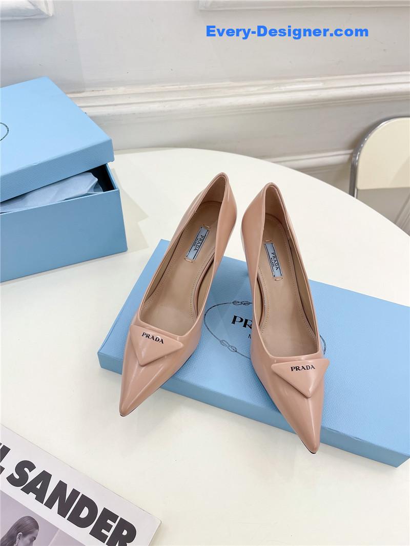 Pra*a counter catwalk pointy sandals