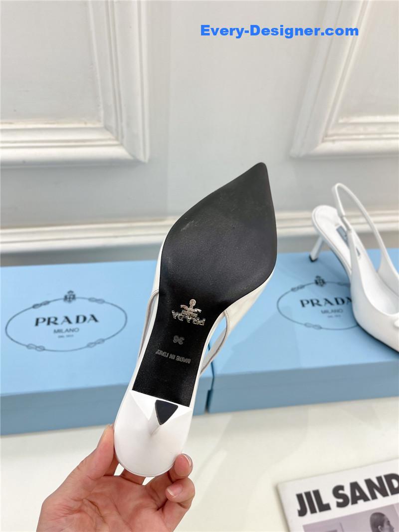 Pra*a counter catwalk pointy sandals