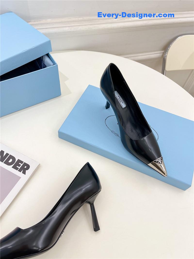 Pra*a counter catwalk pointy sandals