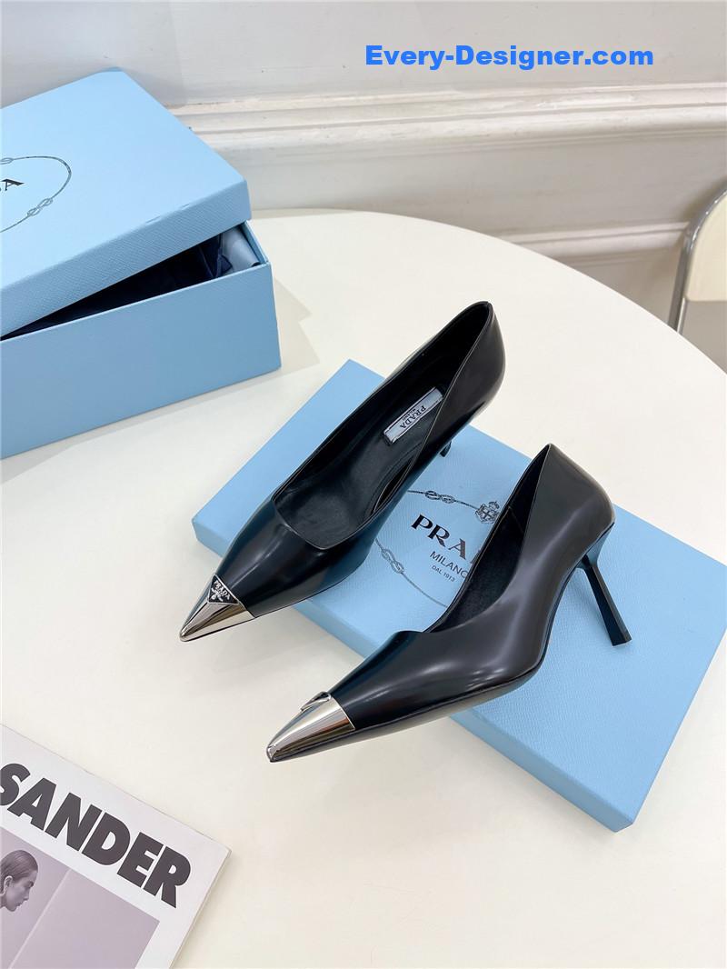 Pra*a counter catwalk pointy sandals