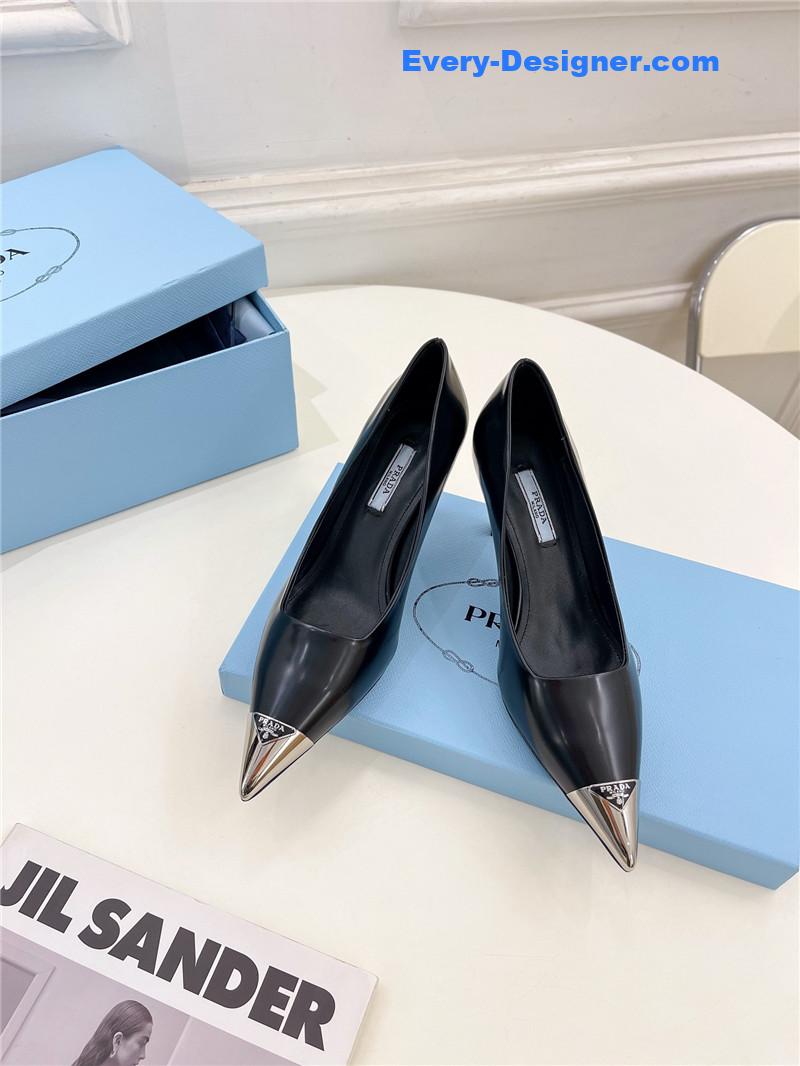 Pra*a counter catwalk pointy sandals