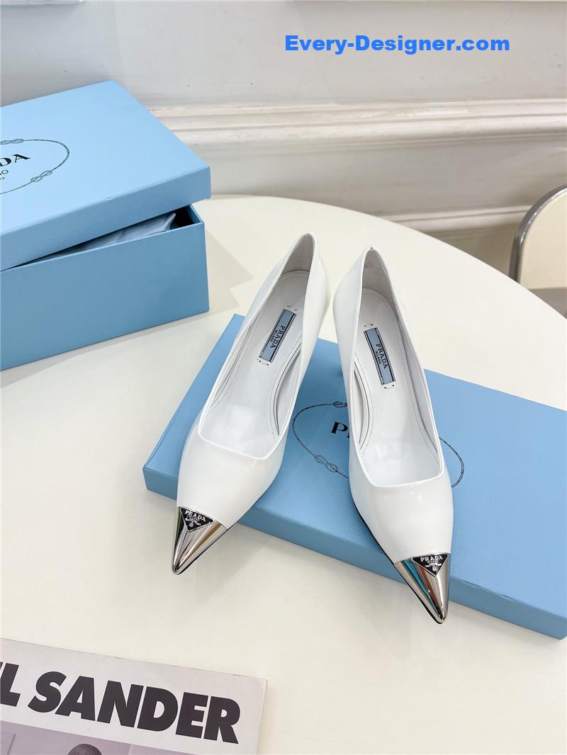 Pra*a counter catwalk pointy sandals