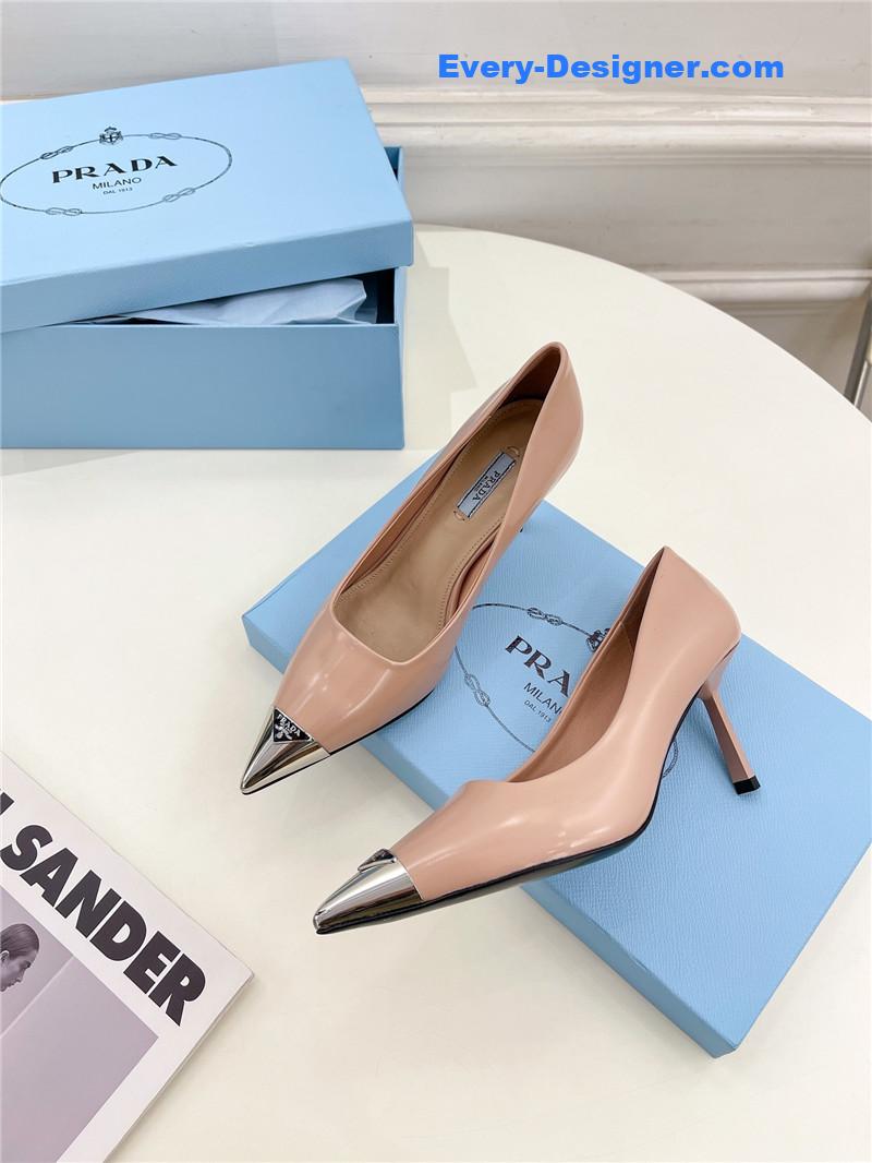 Pra*a counter catwalk pointy sandals