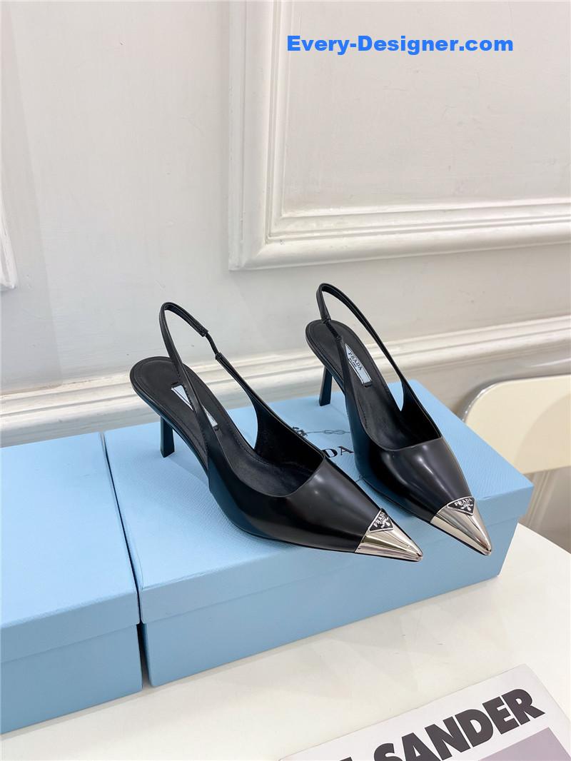 Pra*a counter catwalk pointy sandals