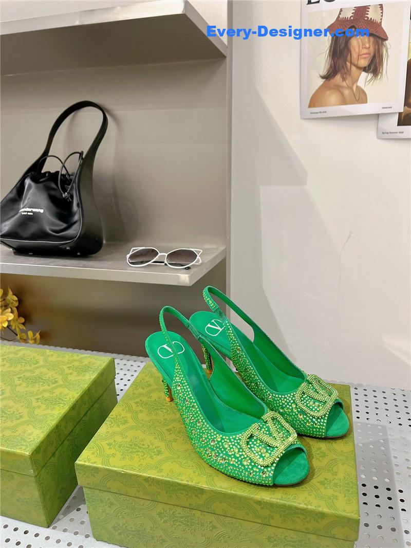 va1e*ntin0 D1am0nd v buckle high heel sandals