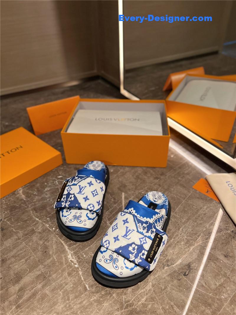 l0vis Vvtt0n lv spring new presbyopic sandals and slippers