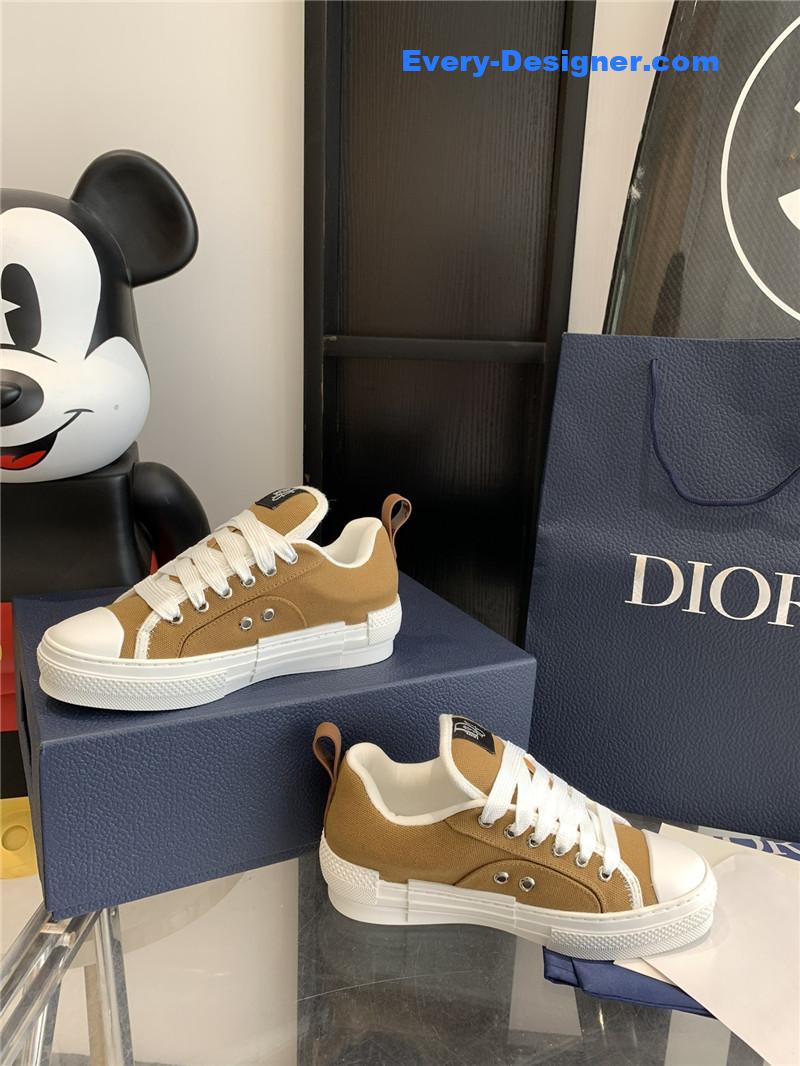 D10r latest electric embroidered lovers bread shoes
