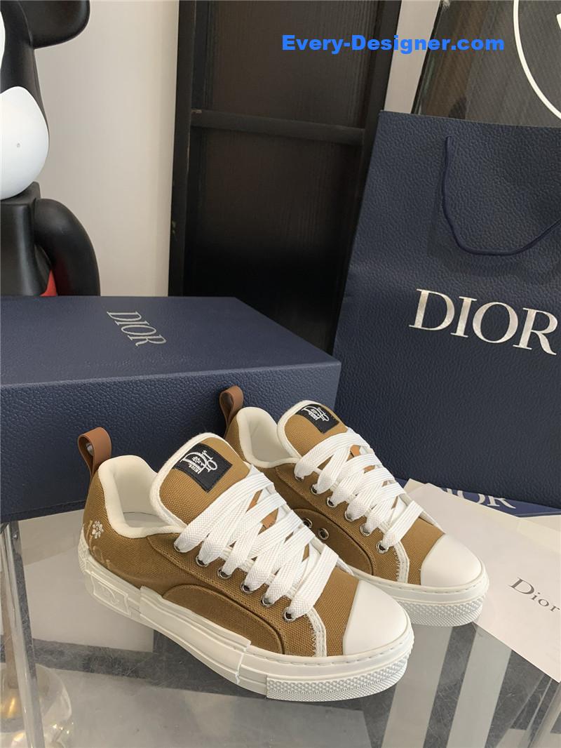 D10r latest electric embroidered lovers bread shoes