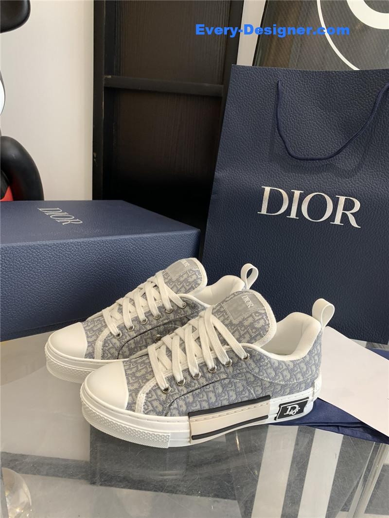 D10r latest electric embroidered lovers bread shoes