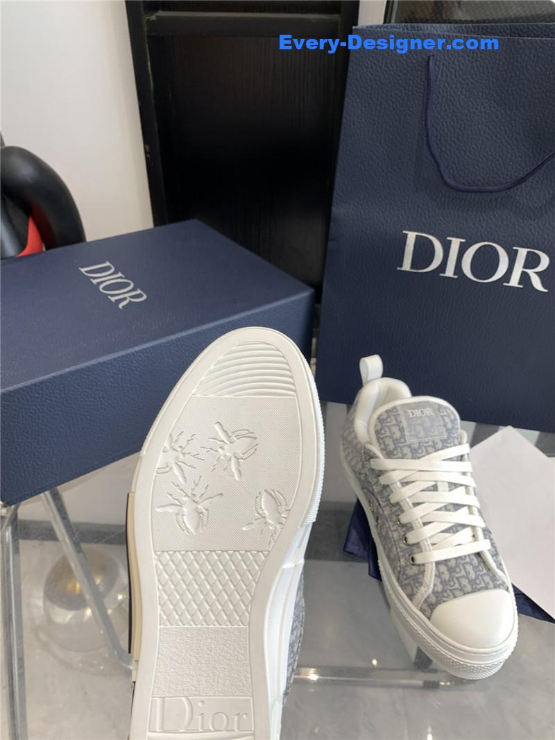 D10r latest electric embroidered lovers bread shoes