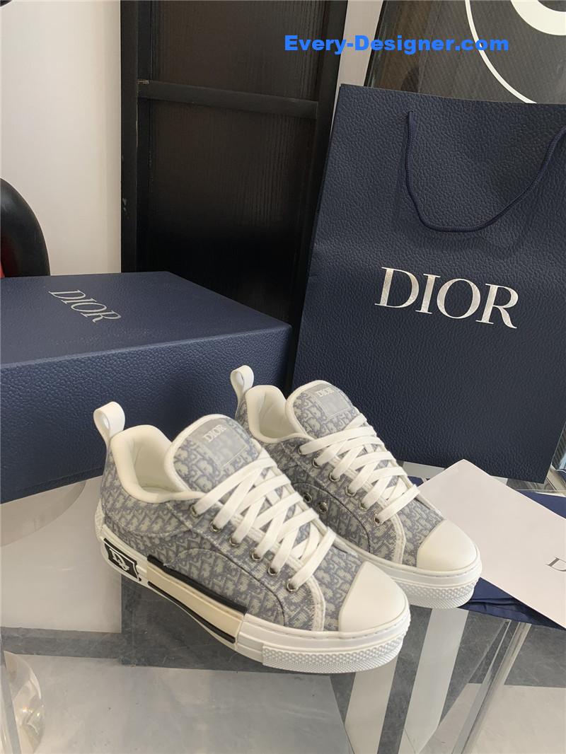 D10r latest electric embroidered lovers bread shoes
