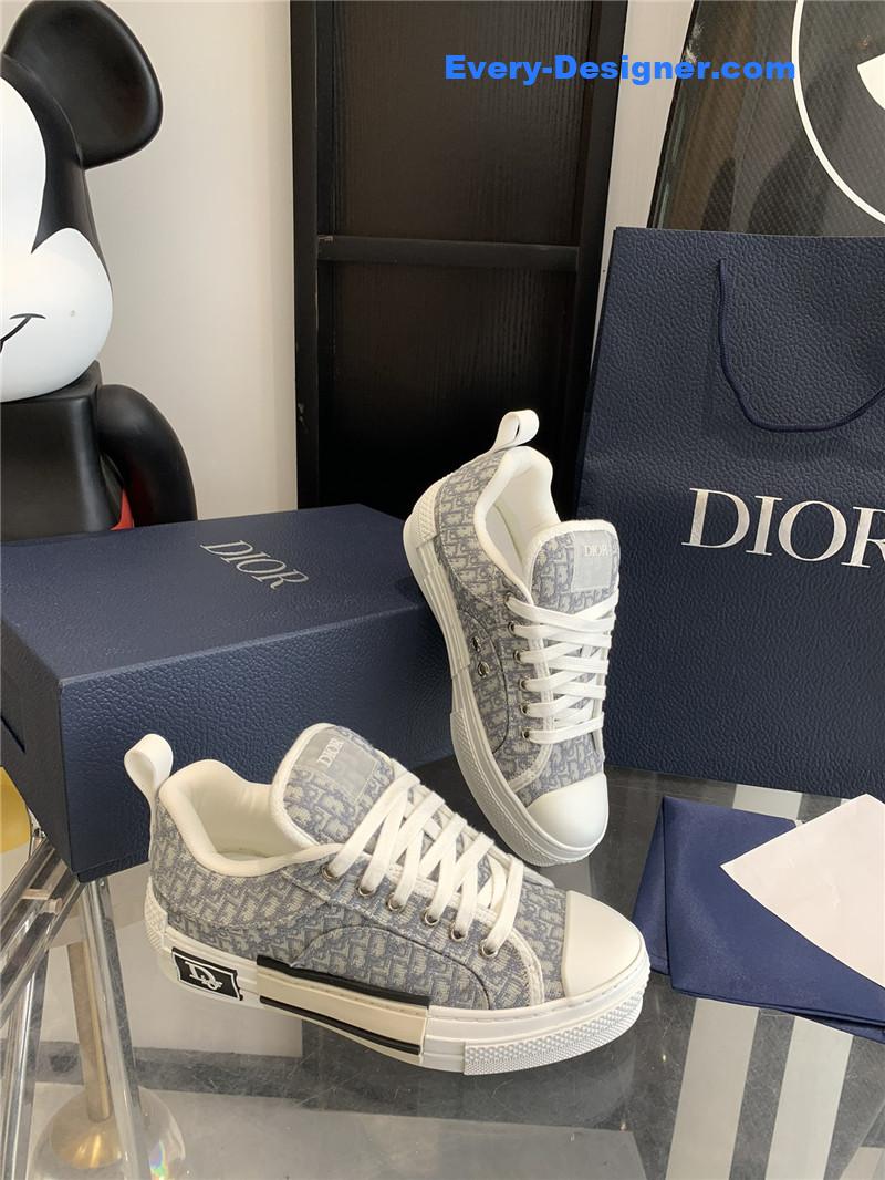 D10r latest electric embroidered lovers bread shoes
