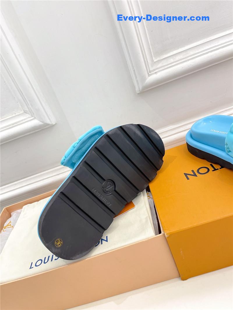 l0vis Vvtt0n lv latest embossed slippers