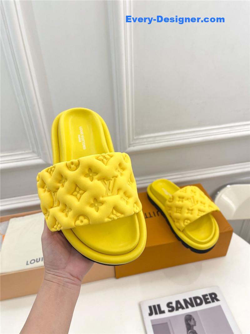 l0vis Vvtt0n lv latest embossed slippers
