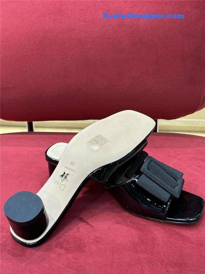 D10r spring summer small heel slippers