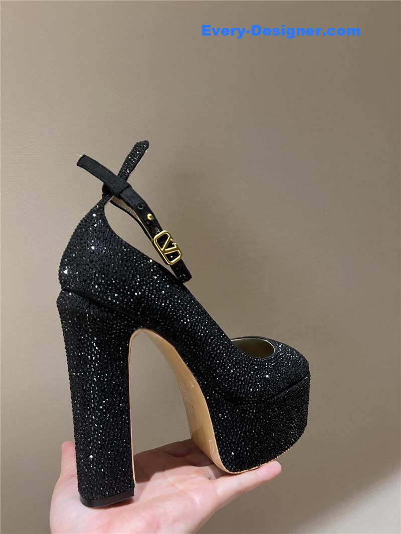Va1e*ntin0 sky high platform pumps in patent leather