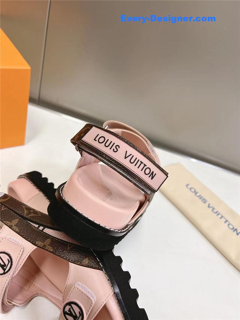 l0vis Vvtt0n lv spring summer beach sandals