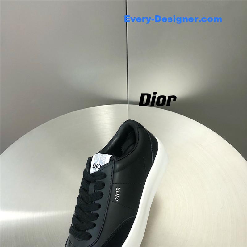 D10r low top sneakers